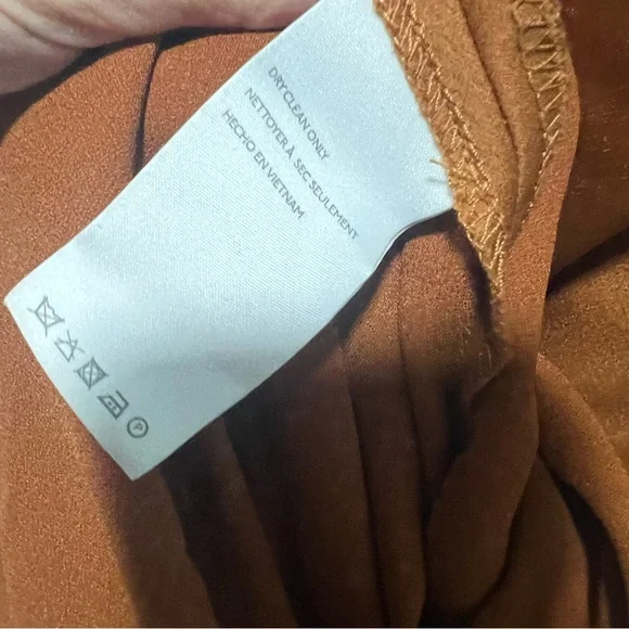 BHLDN Cali Satin Cowl-Neck Midi
Slip Dress in Excellent Pre Loved Condition - Picture 6 of 7